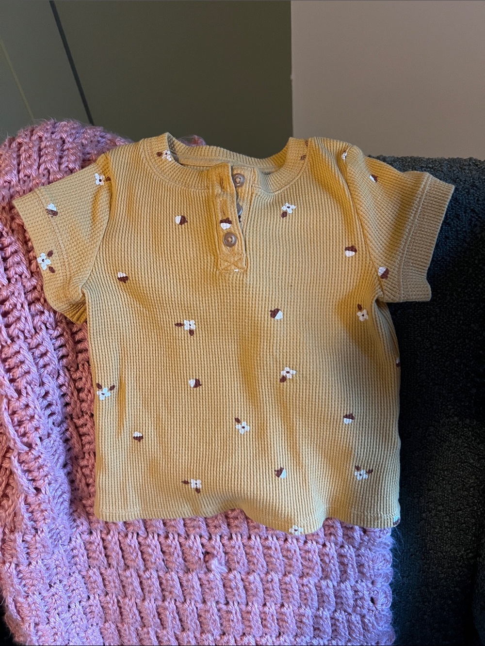 Cat & Jack Mustard Short Sleeve Henley with Floral Dots /Acorn details